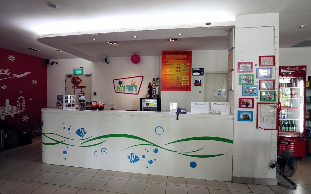 Footprints Hostel, 25A Perak Rd, Singapore