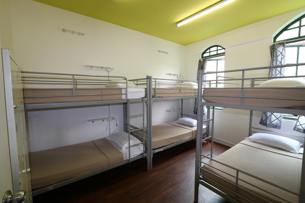 Footprints Hostel, 25A Perak Rd, Singapore