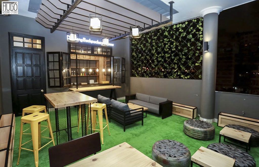Barney’s Danang Backpackers Hostel cà phê sân thượng