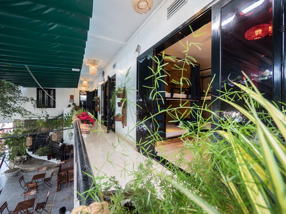 1986 homestay Đà Nẵng có khu vực sảnh sạch sẽ