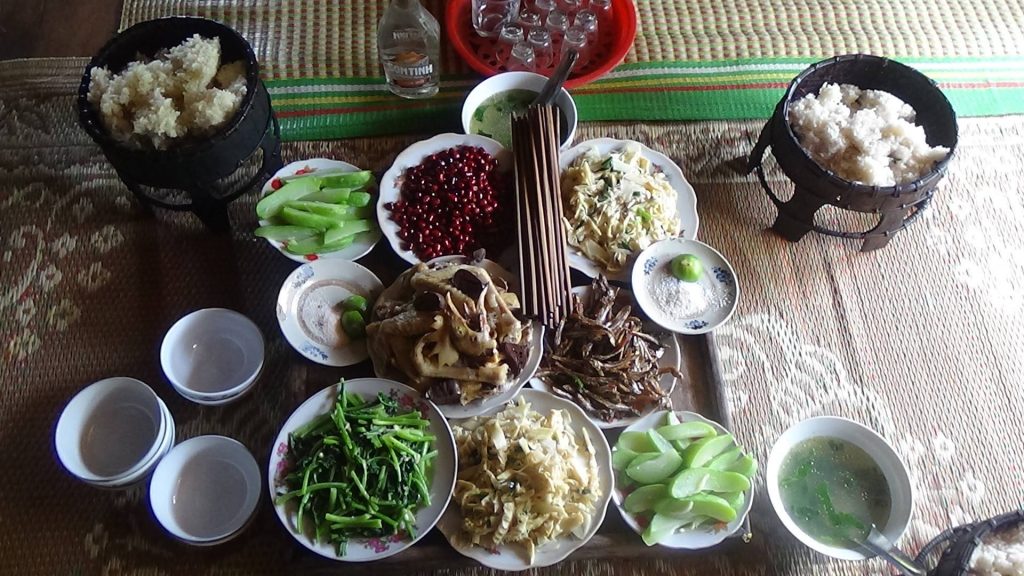 Bữa ăn đậm chất Việt Nam với rất nhiều món ngon Puluong RiceRoad Homestay