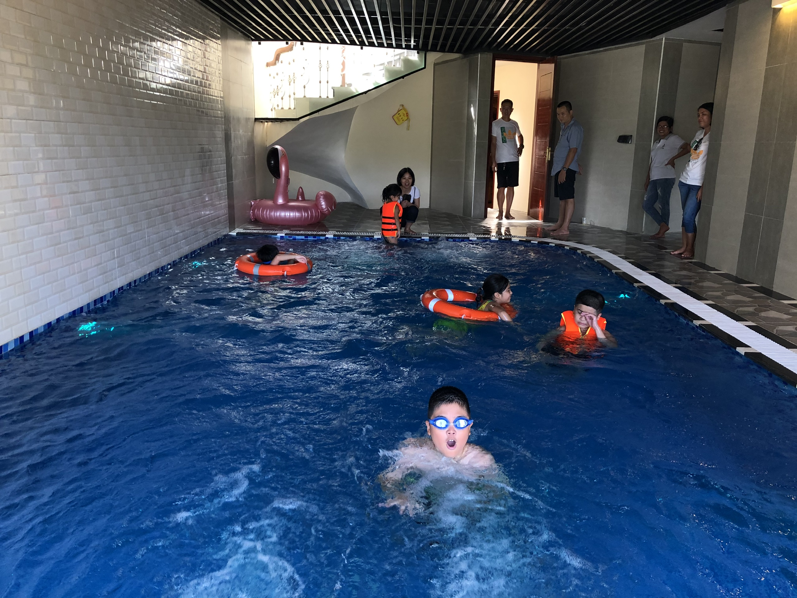 homestay/resort có bể bơi nước nóng 
